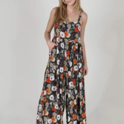Natural Life Patti Jumpsuit Orange - Purple Daisies 11 Natural Life Patti Jumpsuit Orange - Purple Daisies -Natural Life Shop 1A2A3283 scaled