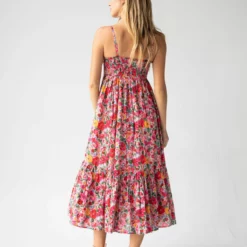 Natural Life Flora Convertible Skirt - Bright Pink Floral 15 Natural Life Flora Convertible Skirt - Bright Pink Floral -Natural Life Shop 1A2A4664 scaled