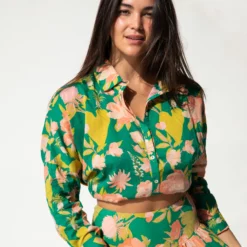 Natural Life Lara Button Down - Green Coral Floral -Natural Life Shop 1A2A4923 scaled