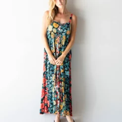 Natural Life Sidney Maxi Dress - Black Coral Floral 9 Natural Life Sidney Maxi Dress - Black Coral Floral -Natural Life Shop 1A2A5463 scaled