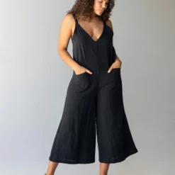 Natural Life Chelsea Cotton Jumpsuit - Black 9 Natural Life Chelsea Cotton Jumpsuit - Black -Natural Life Shop 1A2A9149 scaled