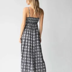Natural Life Bailey Maxi Dress - Black Floral Vines 12 Natural Life Bailey Maxi Dress - Black Floral Vines -Natural Life Shop 484A0373 20copy scaled