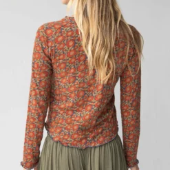 Natural Life Lily Printed Knit Long Sleeve Tee Shirt - Blue Red Vines 7 Natural Life Lily Printed Knit Long Sleeve Tee Shirt - Blue Red Vines -Natural Life Shop 484A0497 20copy scaled