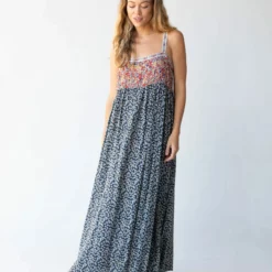 Natural Life Patti Side Slit Maxi Dress - Red Blue Calico -Natural Life Shop 484A4512 scaled