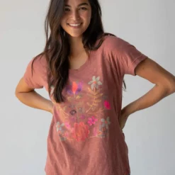 Natural Life Boho Tee Shirt - Rust Folk Flower -Natural Life Shop 484A4535 20copy scaled