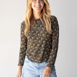 Natural Life Lily Printed Knit Long Sleeve Tee Shirt - Black Tan Daisies -Natural Life Shop 484A5070 20copy