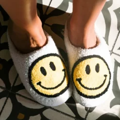 Natural Life Icon Sherpa Slippers - Smiley Face