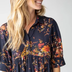 Natural Life Rebecca Tiered Dress - Navy Red Bouquets -Natural Life Shop 484A8767 20copy scaled