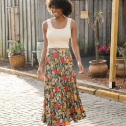 Natural Life Hanna Convertible Maxi Skirt - Black Red Poppy -Natural Life Shop 484A9535 20copy scaled