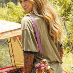 Natural Life 8-in-1 Pocket Crossbody - Ditsy Garden -Natural Life Shop BAG000072 4 scaled