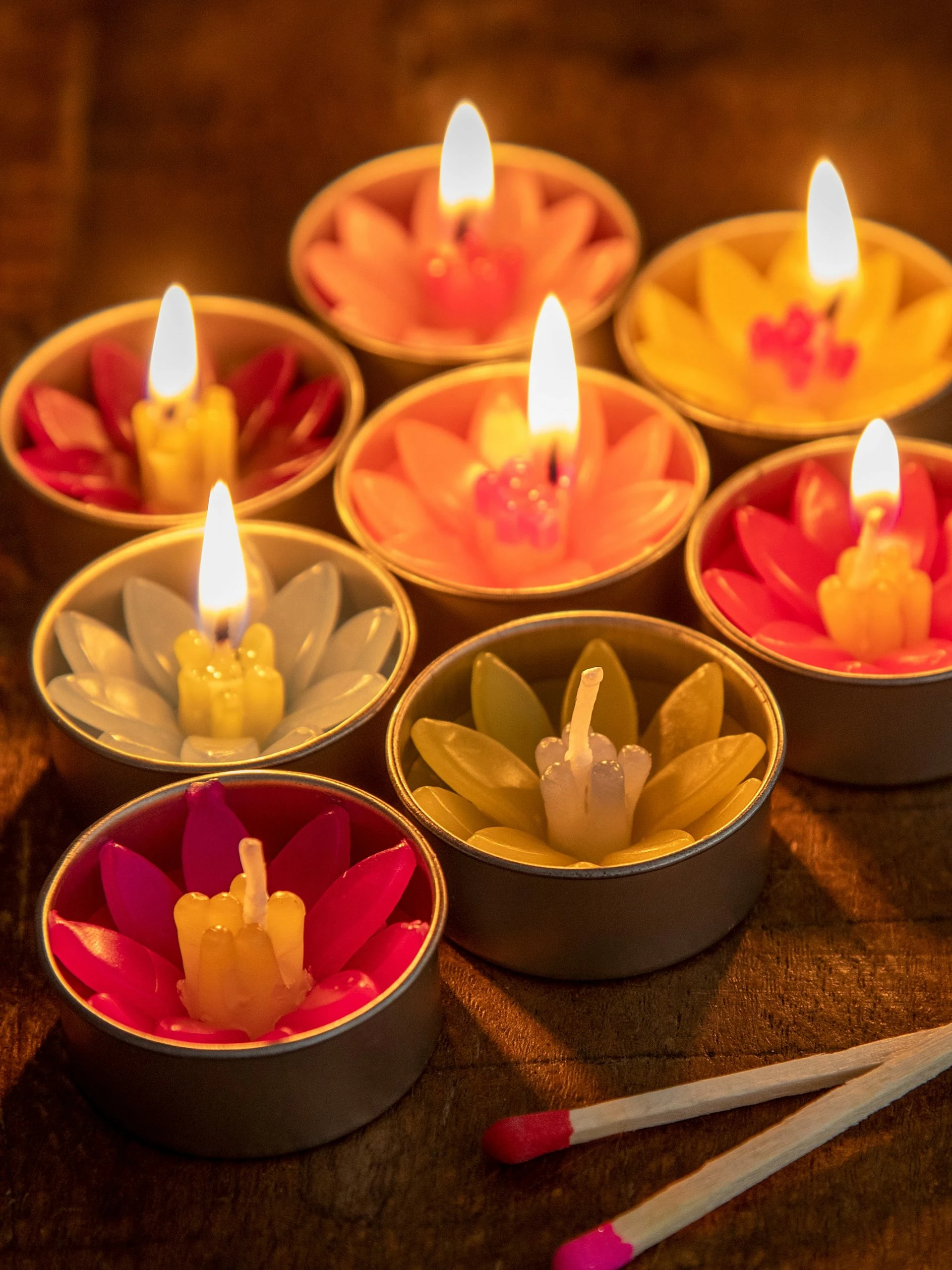 Natural Life Flower Tea Lights, Set Of 8 - Multicolored 4 Natural Life Flower Tea Lights, Set Of 8 - Multicolored - Image 2