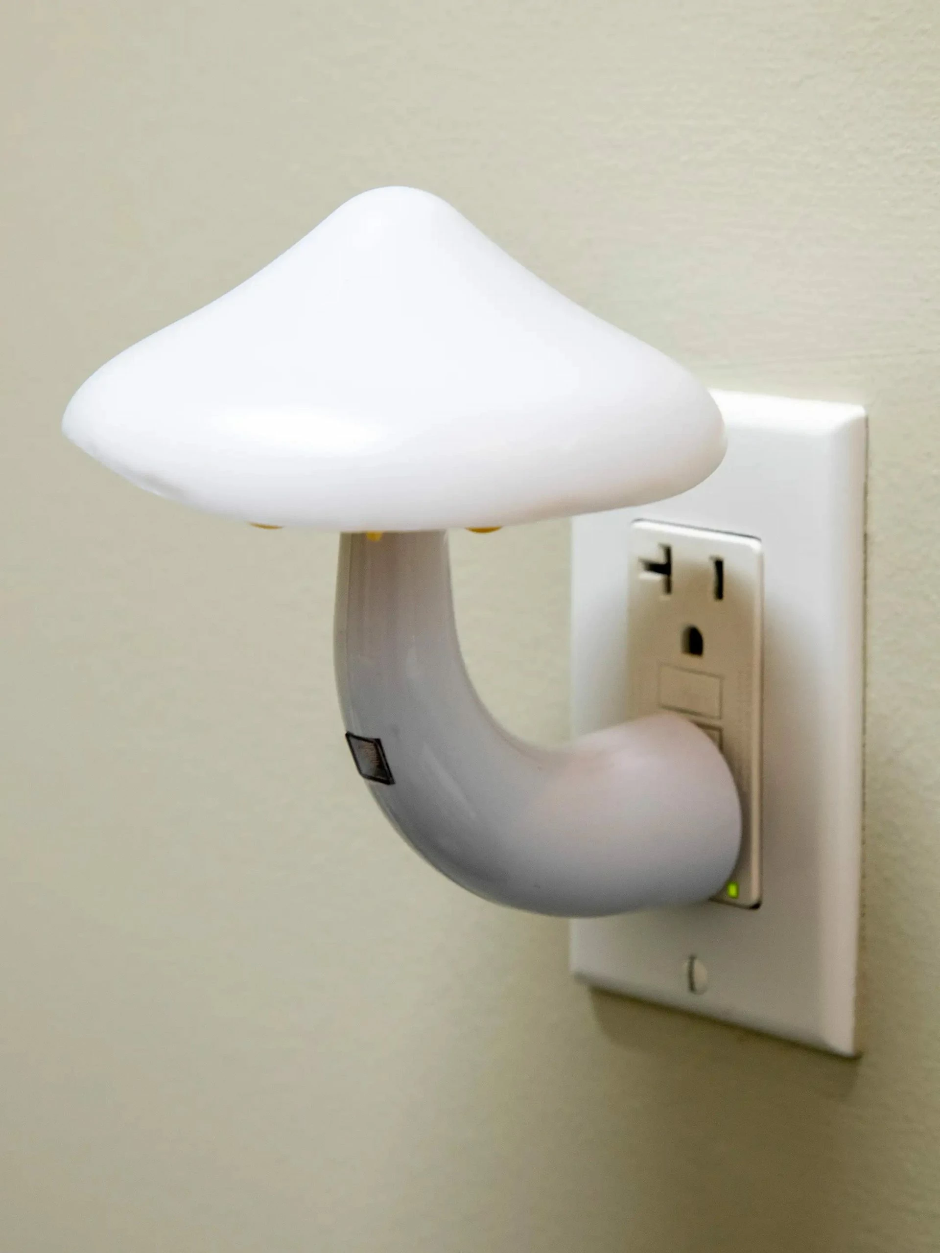 Natural Life XL Mushroom LED Night Light - White 5 Natural Life XL Mushroom LED Night Light - White - Image 3