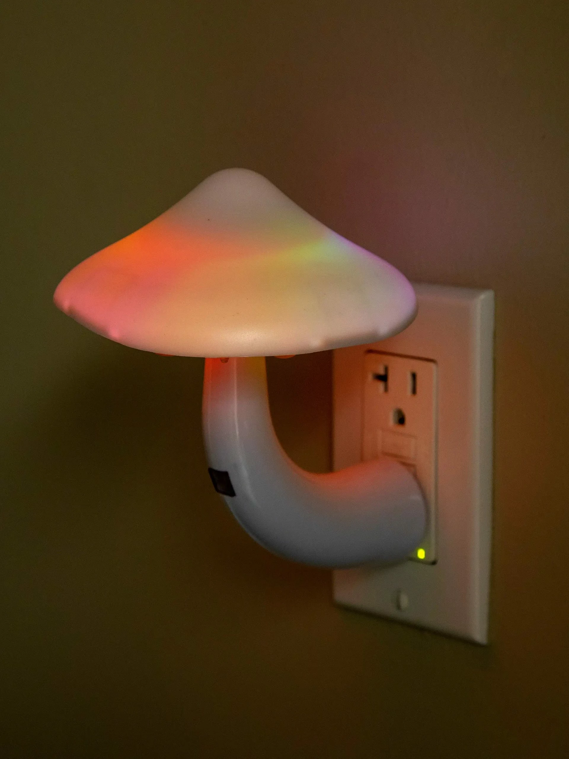 Natural Life XL Mushroom LED Night Light - White 6 Natural Life XL Mushroom LED Night Light - White - Image 4