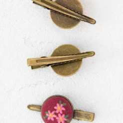 Natural Life Embroidered Button Hair Clips, Set Of 3 -Natural Life Shop Embroidered Hair Clip Set 20Red A4 scaled