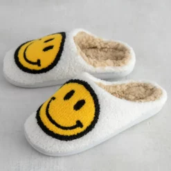 Natural Life Icon Sherpa Slippers - Smiley Face -Natural Life Shop MAS000017 scaled