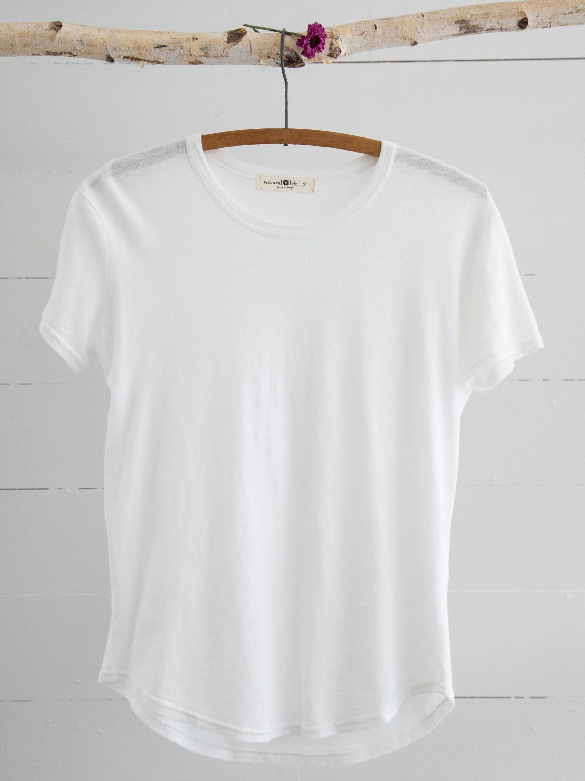 Natural Life Short Sleeve Weekend Tee Shirt - White 4 Natural Life Short Sleeve Weekend Tee Shirt - White - Image 2