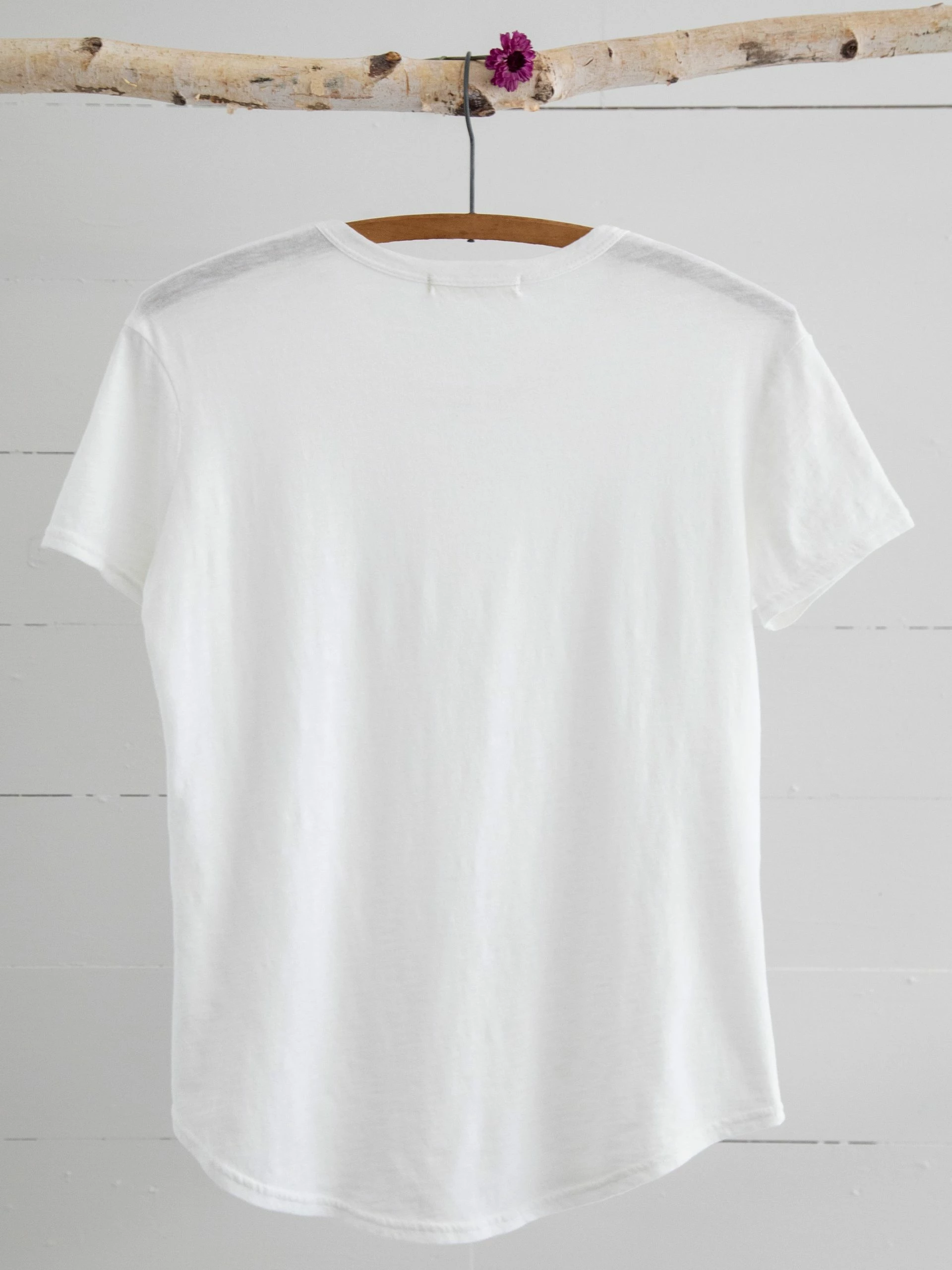 Natural Life Short Sleeve Weekend Tee Shirt - White 5 Natural Life Short Sleeve Weekend Tee Shirt - White - Image 3