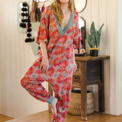 Natural Life Charlie V-Neck Jumpsuit - Bright Pink Floral -Natural Life Shop VP3A3094 scaled