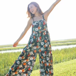 Natural Life Patti Jumpsuit Orange - Purple Daisies 10 Natural Life Patti Jumpsuit Orange - Purple Daisies -Natural Life Shop VP3A6961 scaled