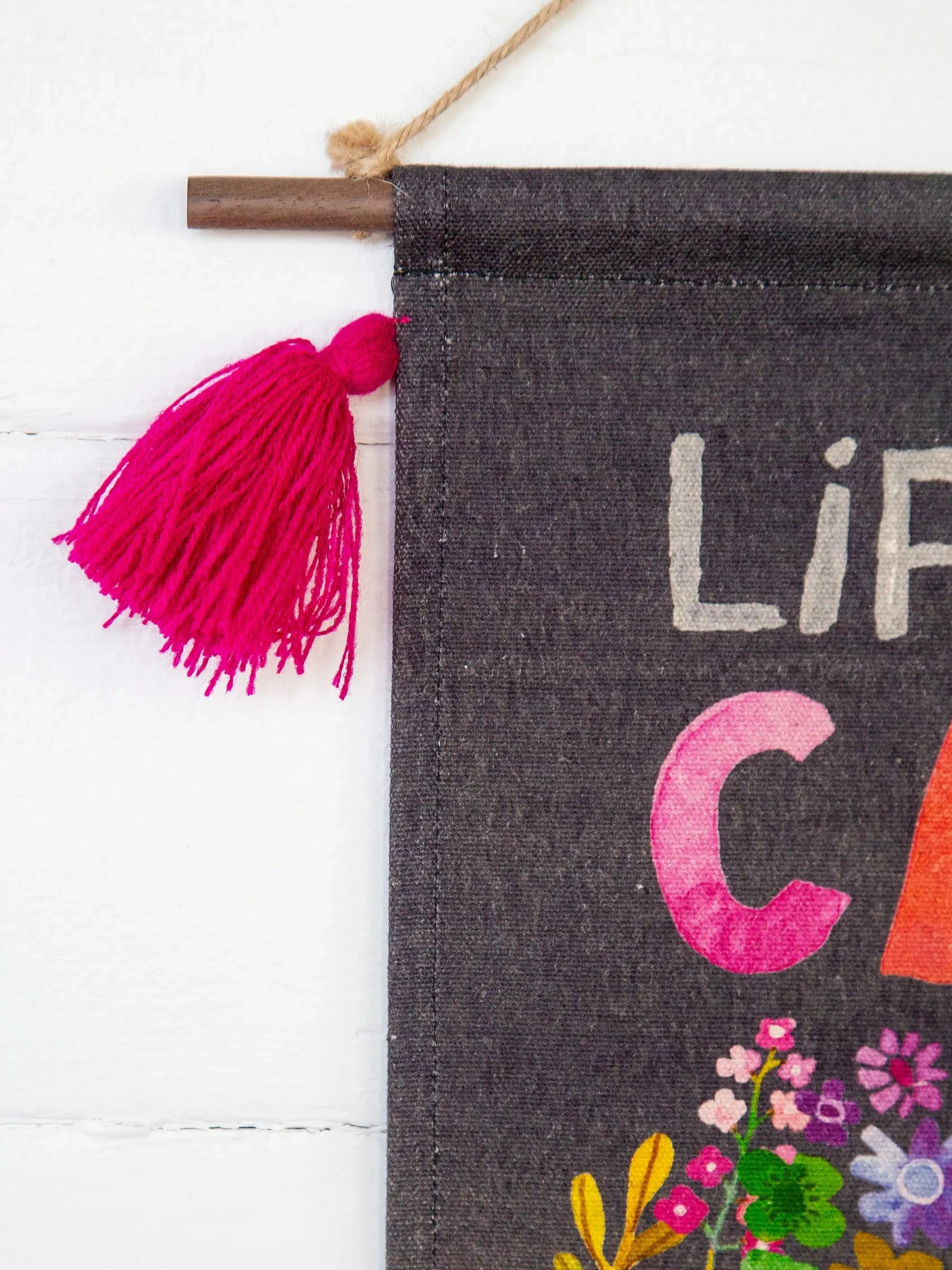 Natural Life Tassel Wall Tapestry - Camera 4 Natural Life Tassel Wall Tapestry - Camera - Image 2