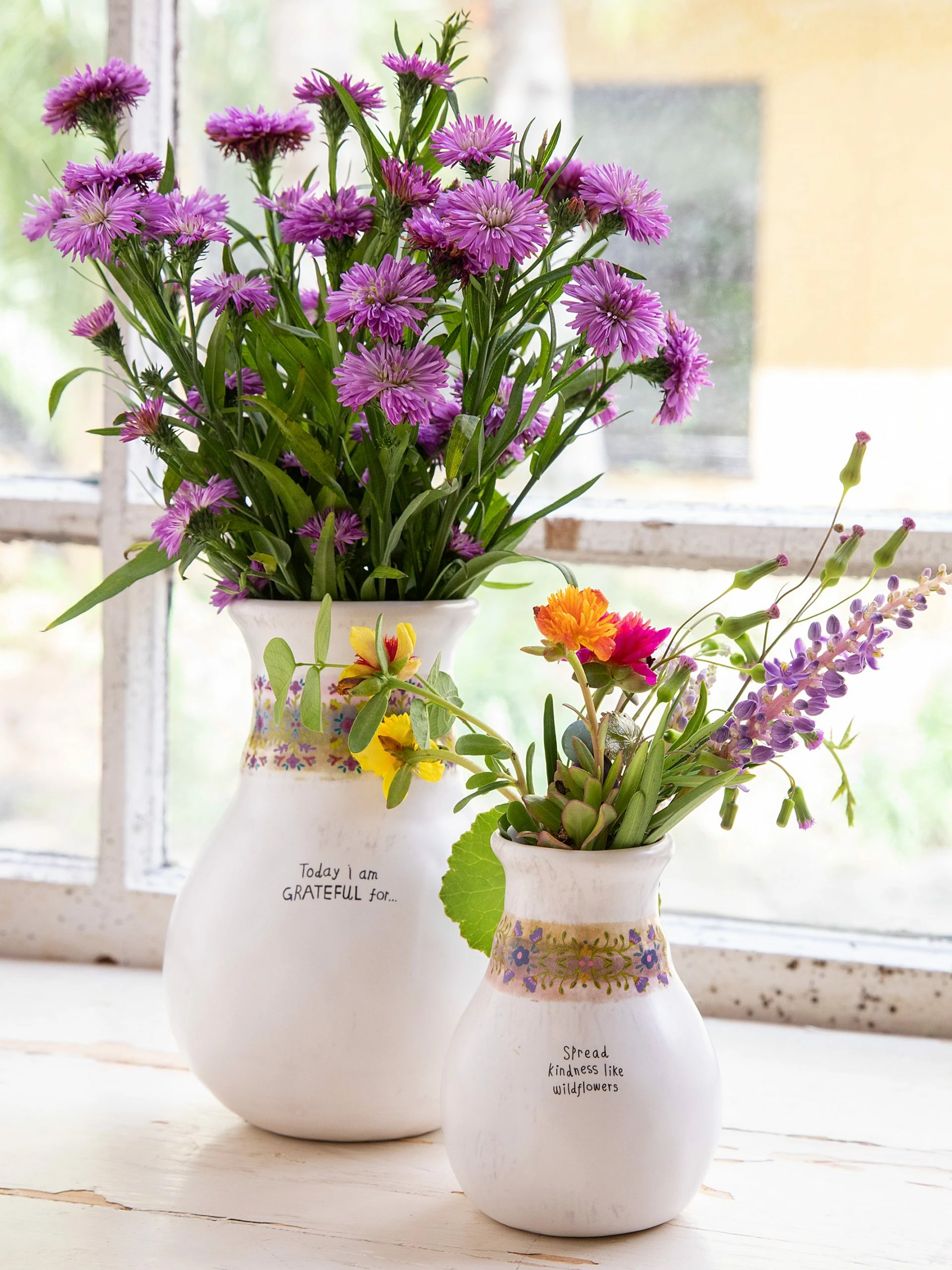 Natural Life Catalina Ceramic Bud Vase - Spread Kindness 7 Natural Life Catalina Ceramic Bud Vase - Spread Kindness - Image 5